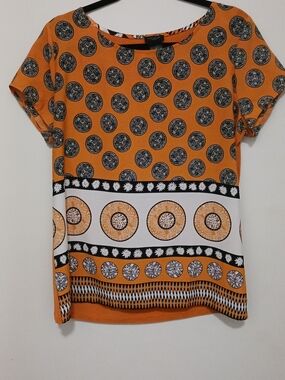 Ann Taylor Factory Top Womens M Orange and Black Short Sleeve Tunic Aztec